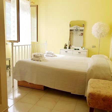 Casa Vacanze Rosy "Nel Verde" Palinuro Extérieur photo