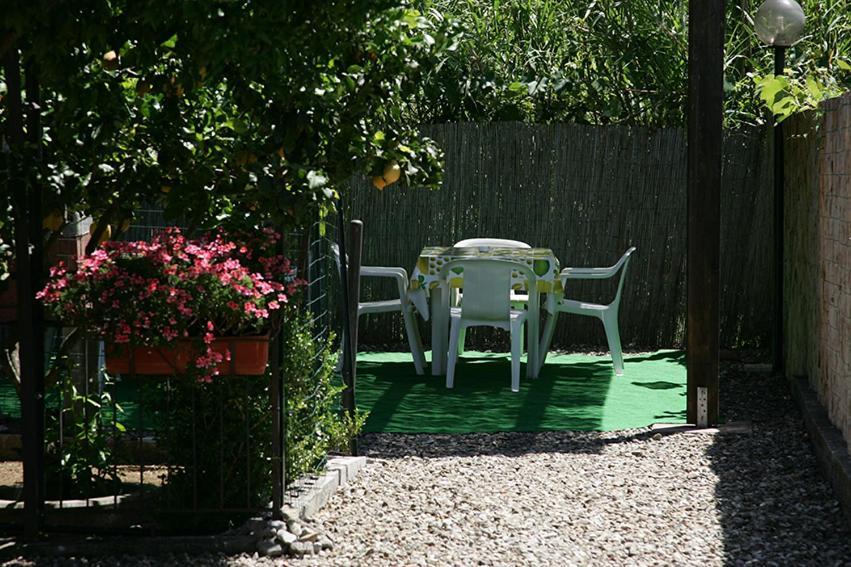 Casa Vacanze Rosy "Nel Verde" Palinuro Chambre photo